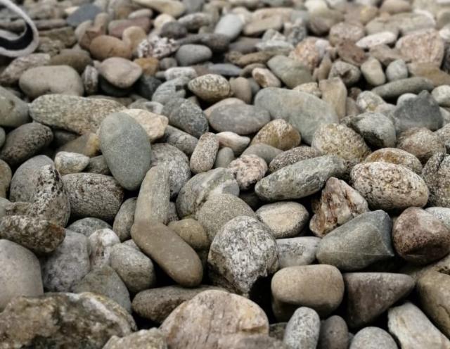Галька речная пестрая (20-40 мм.)  купить в Воронеже от производителя, без посредников