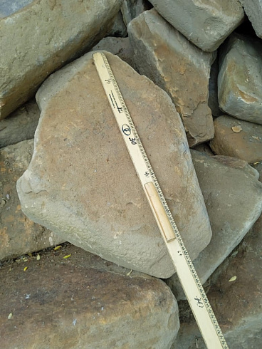 Kamenclub.ru: Песчаник для мощения дорожек, площадок, парковок ( фр 5-10 см)  купить в Воронеже песчаник  серый желтый коричневый рыжий песчаник оголтованный окатанный 6500 руб/т   фото КАМЕНЬ КЛУБ