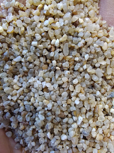 Кварцевый песок для водоподготовки фр. 1,6-3 мм.  купить в Воронеже фото Камень Клуб