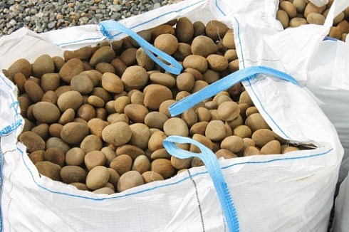 Kamenclub.ru: Песчаник ядра, фр. 100-300 мм  купить в Воронеже песчаник бежевый серый рыжий речная галька 5 000 руб/т   фото КАМЕНЬ КЛУБ