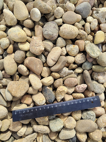 Kamenclub.ru: Галька речная окат рыжая фр. 20-40 мм. купить  в Воронеже галька речная окатанная рыжая желтая серая округлая речная галька 5000 руб/т   фото КАМЕНЬ КЛУБ