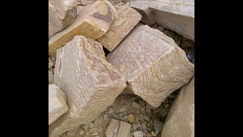 Kamenclub.ru: Песчаник пластушка желтый с рисунком (4-6 см)  купить в Воронеже плитняк пластушка желтый с рисунком песчаник 9 000 руб/м3   фото КАМЕНЬ КЛУБ