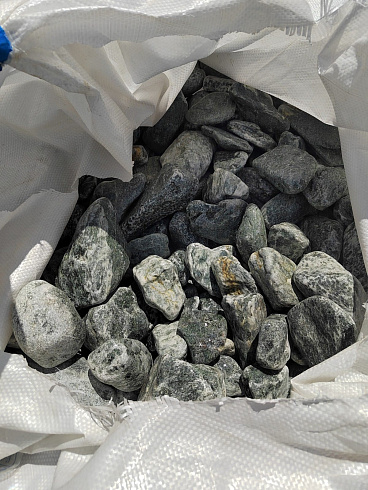 фото Галтованный жадеит (фр. 70-100 мм)  купить в Воронеже в интернет-портале КАМЕНЬ КЛУБ