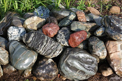 Kamenclub.ru: Ландшафтные валунчики фр.100-500 мм.  купить в Воронеже крупный природный камень серый, темно-серый, светло-серый речной валун крупный 4800 руб/т   фото КАМЕНЬ КЛУБ