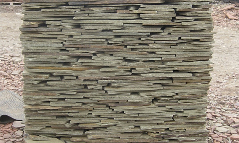 Kamenclub.ru: Песчаник пластушка серо-зеленый (4,0 см- 5,0 см)  купить в Воронеже песчаник серо-зеленый, серый, зеленый песчаник рваный ландшафтный колотый 9000 руб/м3   фото КАМЕНЬ КЛУБ