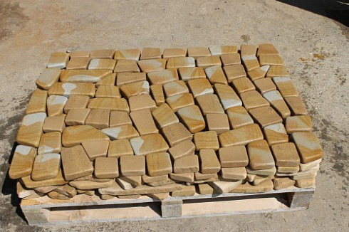 Kamenclub.ru: Песчаник брусчатка (Готика) art PSG-L-01  купить в Воронеже    2300 руб/кв.м   фото КАМЕНЬ КЛУБ