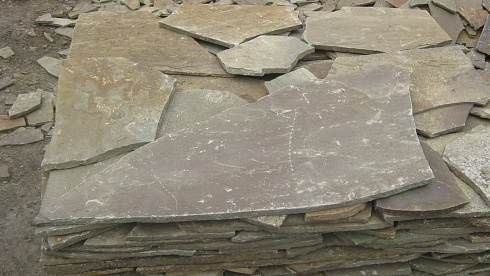 Kamenclub.ru: Песчаник пластушка серо-зеленый (3,0 см)  купить в Воронеже песчаник серо-зеленый, серый, зеленый песчаник пластушка колотый рваный ландшафтный 10200 руб/м3   фото КАМЕНЬ КЛУБ