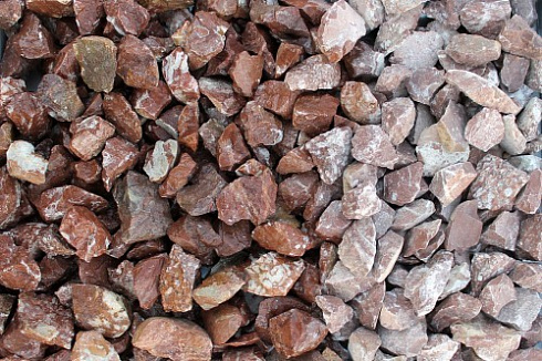 Kamenclub.ru: Мраморная крошка (щебень крошка розовый) фр. 20-40 мм.  купить в Воронеже мрамор розовый, красный мраморная крошка декоративная 11000 руб/т   фото КАМЕНЬ КЛУБ