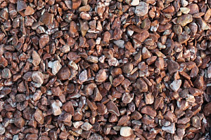 Kamenclub.ru: Мраморная крошка (щебень галтованный розовый) фр.40-70 мм.  купить в Воронеже мрамор розовый, красный галтовка мраморная щебня 15000 руб/т   фото КАМЕНЬ КЛУБ