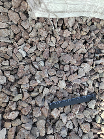 Kamenclub.ru: Мраморная крошка (щебень галтованный розовый) фр.20-40 мм.  купить в Воронеже мрамор розовый, красный оголтованный округлый щебень  15000 руб/т   фото КАМЕНЬ КЛУБ