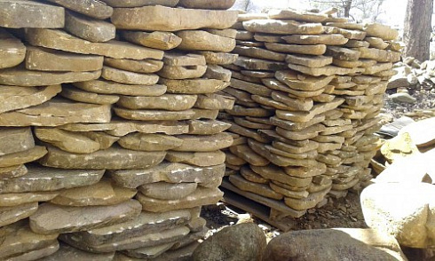 Kamenclub.ru: Песчаник колотый для облицовки (фр. 2-3 см)  купить в Воронеже песчаник бежевый серый рыжий песчаник строительный 5000 руб/т   фото КАМЕНЬ КЛУБ