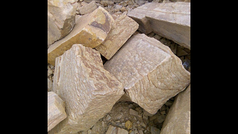 Kamenclub.ru: Песчаник пластушка желтый с рисунком (4-6 см)  купить в Воронеже плитняк пластушка желтый с рисунком песчаник 9 000 руб/м3   фото КАМЕНЬ КЛУБ