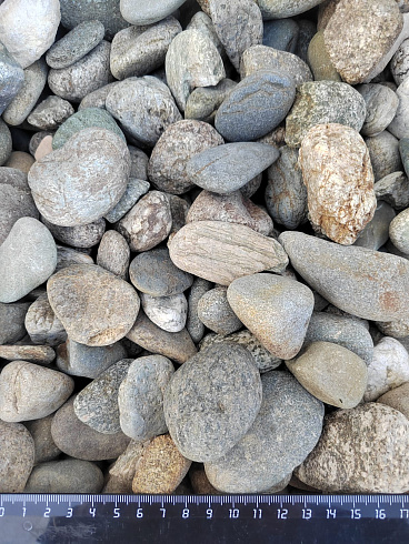 Kamenclub.ru: Галька речная окат (пестрая) фр. 20-40 мм. купить  в Воронеже галька речная пестрая, серая, серые оттенки галька речная окатанная округлая 5000 руб/т   фото КАМЕНЬ КЛУБ