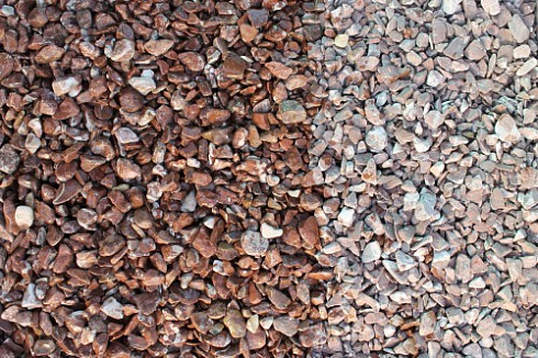 Kamenclub.ru: Мраморная крошка (щебень галтованный розовый) фр.10-20 мм.  купить в Воронеже мрамор розовый, красный ландшафтный декоративный окатанный округлый щебень 15000 руб/т   фото КАМЕНЬ КЛУБ