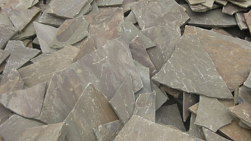 Kamenclub.ru: Песчаник пластушка серо-зеленый (3,0 см)  купить в Воронеже песчаник серо-зеленый, серый, зеленый песчаник пластушка колотый рваный ландшафтный 10200 руб/м3   фото КАМЕНЬ КЛУБ