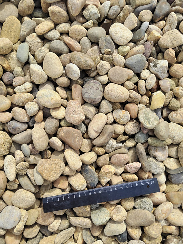 Kamenclub.ru: Галька речная окат рыжая фр. 20-40 мм. купить  в Воронеже галька речная окатанная рыжая желтая серая округлая речная галька 5000 руб/т   фото КАМЕНЬ КЛУБ