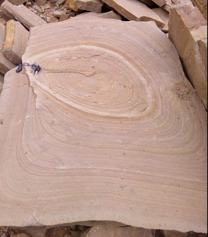 Kamenclub.ru: Форматный камень (плаха) пошаговая дорожка от 70-150 см (4 -12 см)  купить в Воронеже плитняк  форматный плаха желтый песчаник 9 000 руб/т   фото КАМЕНЬ КЛУБ