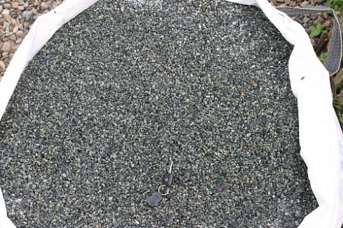 Kamenclub.ru: Щебень крошка зеленый (змеевик) фр. 5-10 мм  купить в Воронеже змеевик зеленый, салатовый ландшафтный декоративный щебень крошка 7 200 руб/т   фото КАМЕНЬ КЛУБ