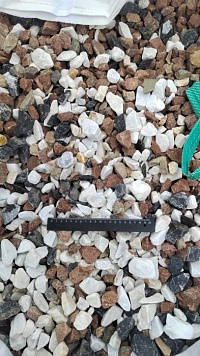 Kamenclub.ru: Мраморная крошка (щебень галтованный микс:белый-зеленый-розовый) фр.20-40 мм.  купить в Воронеже мрамор белый, зеленый, розовый мрамор декоративный (галтовка) 15500 руб/т   фото КАМЕНЬ КЛУБ