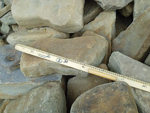 Kamenclub.ru: Песчаник для мощения дорожек, площадок, парковок ( фр 5-10 см)  купить в Воронеже песчаник  серый желтый коричневый рыжий песчаник оголтованный окатанный 6500 руб/т   фото КАМЕНЬ КЛУБ