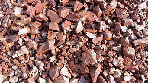 Kamenclub.ru: Щебень крошка красный (ЯШМА) фр. 20-40 мм.  купить в Воронеже яшма красный, бордовый декоративный ландшафтный щебень 9000 руб/т   фото КАМЕНЬ КЛУБ