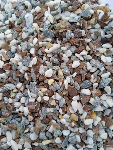 Kamenclub.ru: Мраморная крошка (щебень крошка микс: белый-зеленый-розовый) фр. 3-5 мм.  купить в Воронеже мрамор белый, зеленый, розовый мраморная декоративная крошка каменная 12000 руб/т   фото КАМЕНЬ КЛУБ