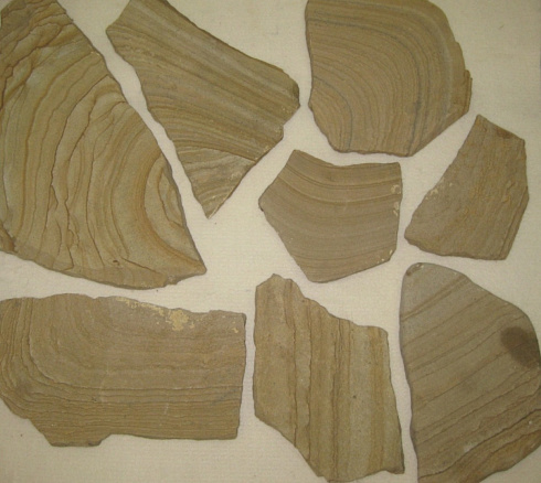 Kamenclub.ru: Песчаник пластушка желтый с разводом под дерево (2 см)  купить в Воронеже плитняк желтый с разводами, желтый, рыжий, серый песчаник пластушка рваная ландшафтная 11 000 руб/м3   фото КАМЕНЬ КЛУБ