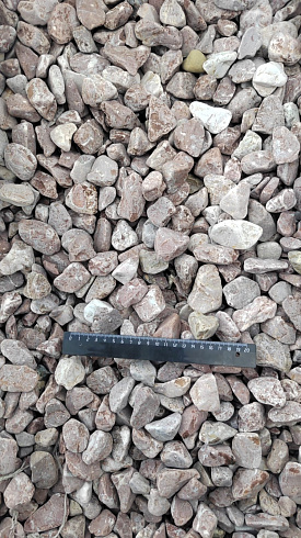 Kamenclub.ru: Мраморная крошка (щебень галтованный розовый) фр.20-40 мм.  купить в Воронеже мрамор розовый, красный оголтованный округлый щебень  15000 руб/т   фото КАМЕНЬ КЛУБ