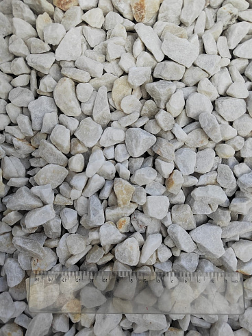 Kamenclub.ru: Мраморная крошка, щебень, цвет-белый, фр. 10-20 мм.  купить в Воронеже мрамор белый, молочный айвори каменная ландшафтная декоративная крошка шебня 12000 руб/т   фото КАМЕНЬ КЛУБ