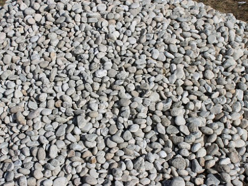 Kamenclub.ru: Галька речная окат (серо-белая) фр. 70-120 мм купить  в Воронеже галька галечник бело-серая, серо-белая, серая, белая речная природная галька  8000 руб/т   фото КАМЕНЬ КЛУБ