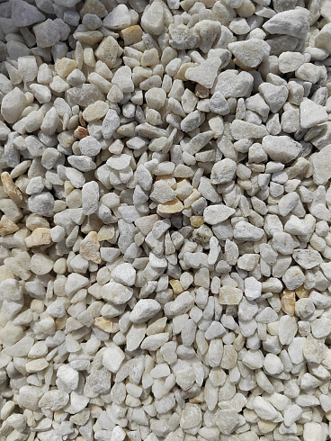 Kamenclub.ru: Мраморная крошка, щебень, цвет-белый, фр. 5-10 мм.  купить в Воронеже мрамор белый, айвори, молочный мраморная каменная крошка ландшафтная 12000 руб/т   фото КАМЕНЬ КЛУБ