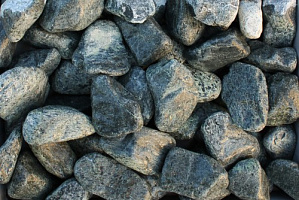 Kamenclub.ru: Щебень галтованный зеленый (змеевик) фр. 50-100 мм.  купить в Воронеже галтовка мраморная зеленый, салатовый мрамор 12 500 руб/т   фото КАМЕНЬ КЛУБ