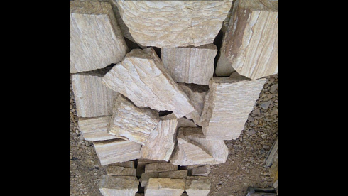 Kamenclub.ru: Песчаник пластушка желтый с рисунком (4-6 см)  купить в Воронеже плитняк пластушка желтый с рисунком песчаник 9 000 руб/м3   фото КАМЕНЬ КЛУБ