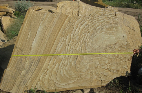 Kamenclub.ru: Форматный камень (плаха) пошаговая дорожка от 70-150 см (4 -12 см)  купить в Воронеже плитняк  форматный плаха желтый песчаник 9 000 руб/т   фото КАМЕНЬ КЛУБ