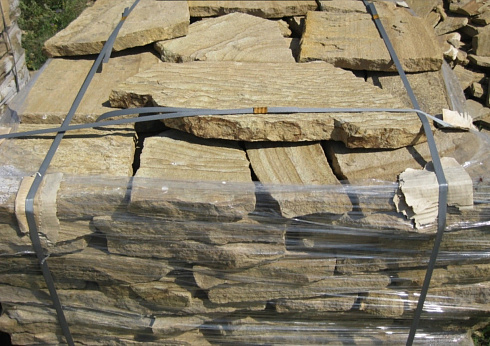 Kamenclub.ru: Песчаник пластушка желтый с рисунком (3 см)  купить в Воронеже песчаник желтый с рисунком, рыжий, желтый песчаник пластушка ландшафтная рваная 8 500 руб/м3   фото КАМЕНЬ КЛУБ