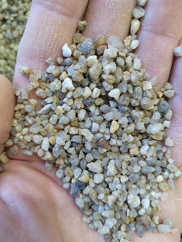 Кварцевый песок сухой фракцинированный фр. 1,6-4 мм.  купить в Воронеже фото Камень Клуб