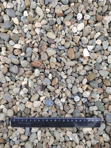 Kamenclub.ru: Галька речная окат (серая) фр.10-20 мм купить  в Воронеже галька речная серая, серый, темно-серый, светло-серый, коричневый ландшафтная декоративная речная окатанная округлая галька 5000 руб/т   фото КАМЕНЬ КЛУБ