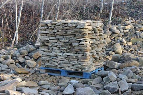 Kamenclub.ru: Песчаник колотый для облицовки (фр. 2-3 см)  купить в Воронеже песчаник бежевый серый рыжий песчаник строительный 5000 руб/т   фото КАМЕНЬ КЛУБ