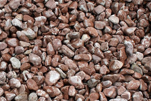 Kamenclub.ru: Мраморная крошка (щебень галтованный розовый) фр.40-70 мм.  купить в Воронеже мрамор розовый, красный галтовка мраморная щебня 15000 руб/т   фото КАМЕНЬ КЛУБ