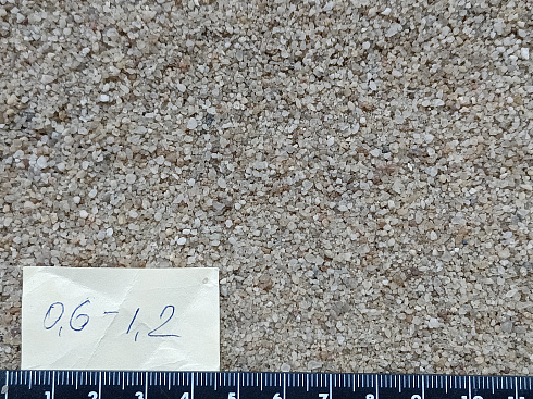 Кварцевый песок для площадок фр. 0,6-1,2 мм.  купить в Воронеже фото Камень Клуб