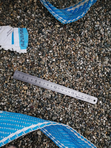 Kamenclub.ru: Галька речная окат (серая) фр.3-5 мм купить  в Воронеже галька речная серая бежевый темно-серый окатанный речной камень округлый 9500 руб/т   фото КАМЕНЬ КЛУБ