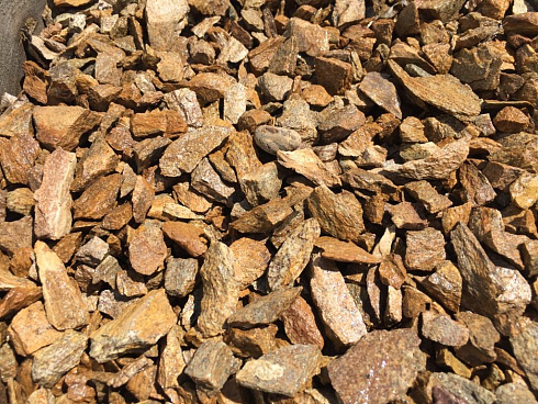 Kamenclub.ru: Щебень крошка желтый (ЗЛАТОЛИТ) фр. 5-10 мм.  купить в Воронеже мрамор золотистый, бежевый, желтый каменная ландшафтная декоративная крошка здатолита 8500 руб/т   фото КАМЕНЬ КЛУБ