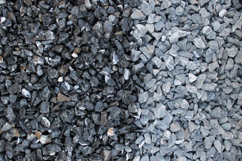 Kamenclub.ru: Щебень крошка черный (мрамор) фр. 10-20 мм.  купить в Воронеже мрамор черный с белыми прожилками, черный, белый каменная ландшафтная декоративная крошка щебня 11000 руб/т   фото КАМЕНЬ КЛУБ