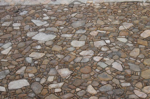 Kamenclub.ru: Песчаник для мощения дорожек, площадок, парковок ( фр 5-10 см)  купить в Воронеже песчаник  серый желтый коричневый рыжий песчаник оголтованный окатанный 6500 руб/т   фото КАМЕНЬ КЛУБ