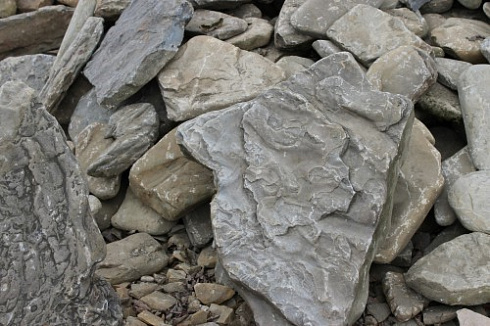 Kamenclub.ru: Песчаник декоративный ландшафтный (фр. 300-500 мм)  купить в Воронеже песчаник желтый рыжий серый зеленый валун речной окатанный природный песчаника 4 500 руб/т   фото КАМЕНЬ КЛУБ